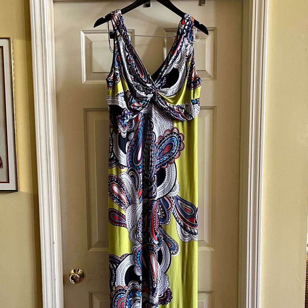 Ronni Nicole Women’s Sleeveless Paisley Maxi Dress